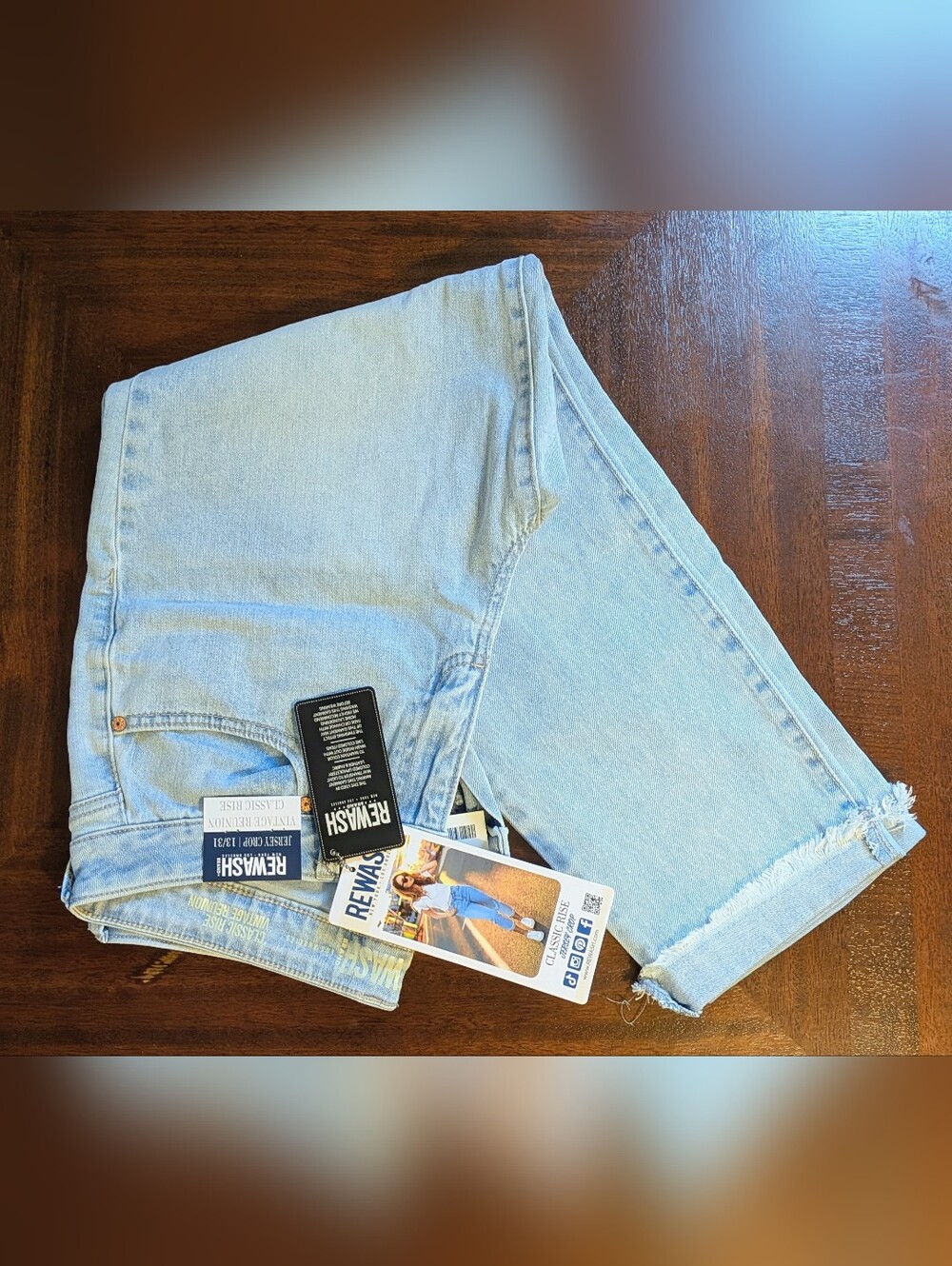 Rewash Classic Rise Capri Jeans Jersey Crop Light Wash Raw Hem Size 13/31 NWT